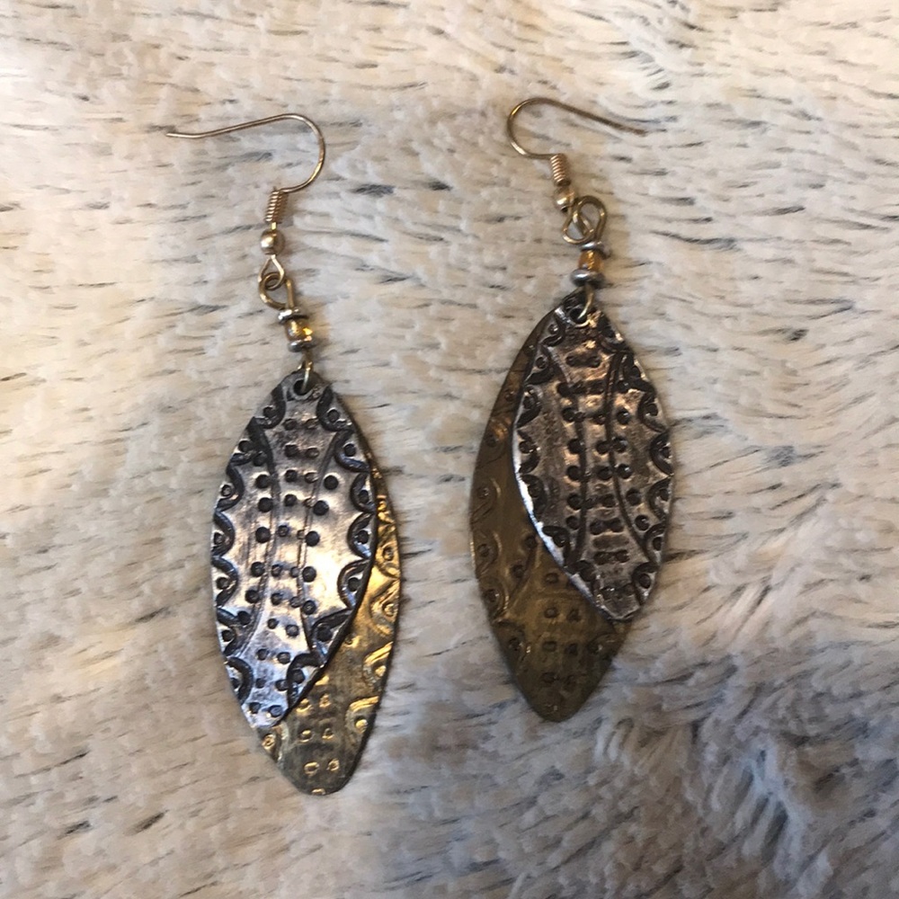 Feather stylish earrings